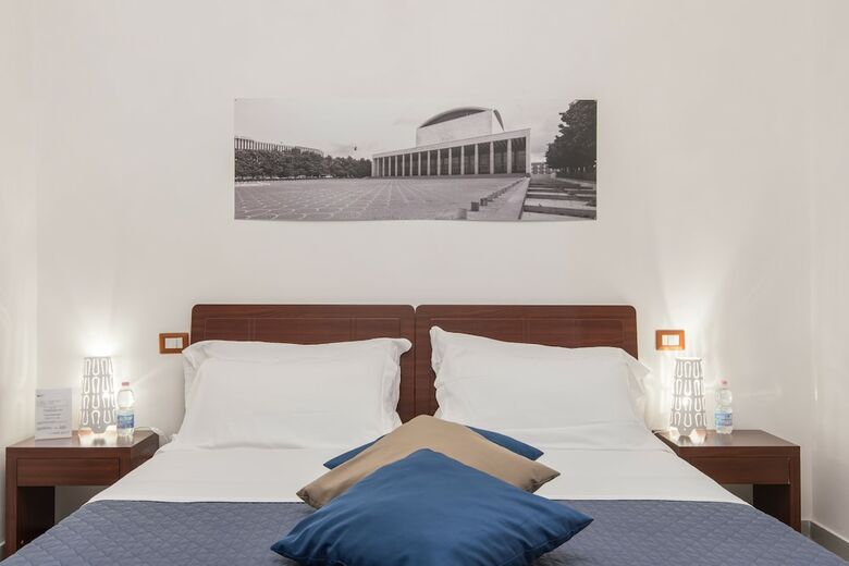 Hotel Eroom42 Guest House