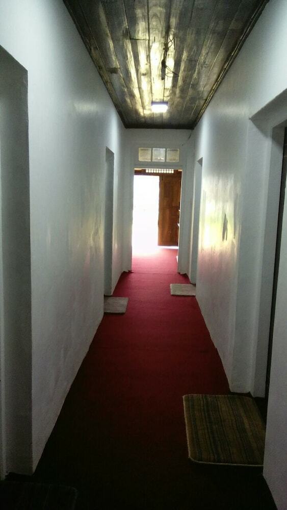 Hotel East Mount Villa