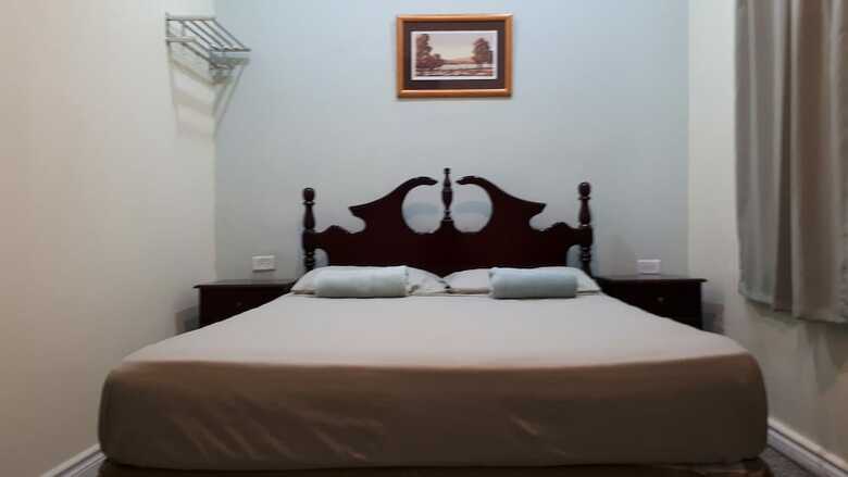 Hotel Woodbrook On The Avenue