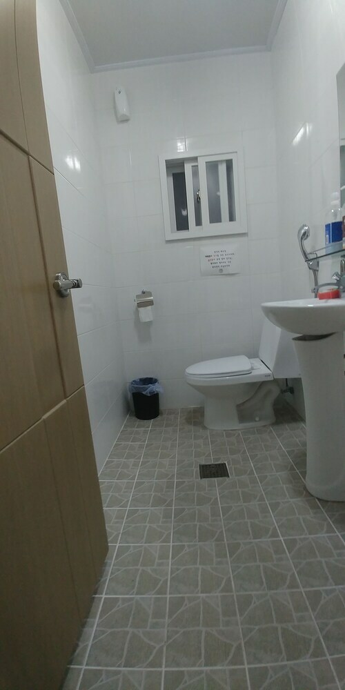 Hostal Ninano Guesthouse - Hostel