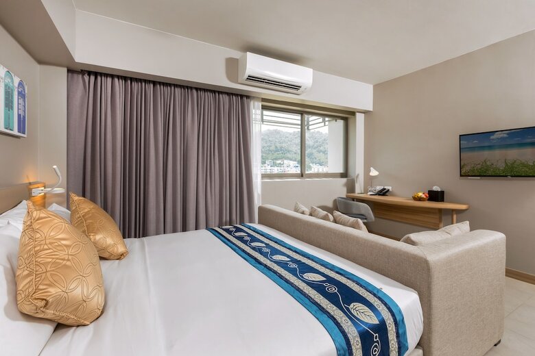 Oakwood Hotel Journeyhub Phuket