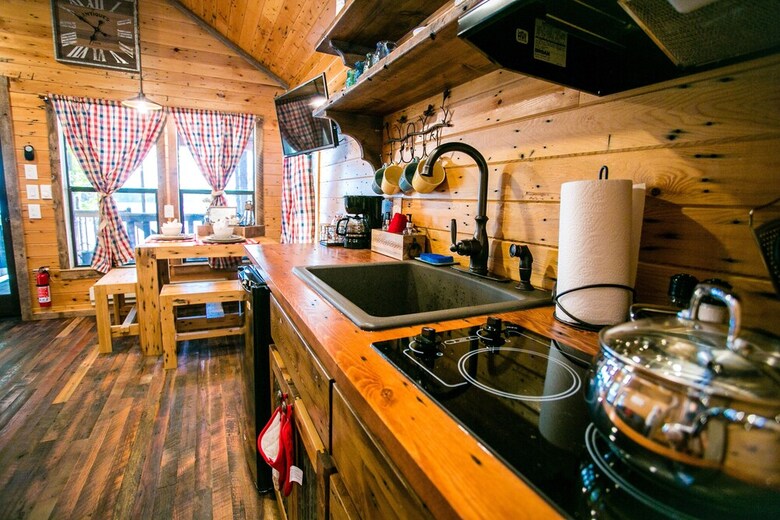 Long Cove Cabins