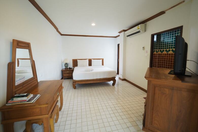 Fah Place Hotel