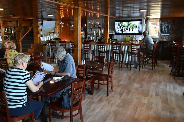 Cabana Trappers Landing Lodge