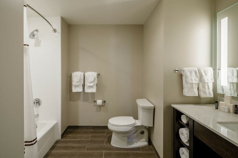 Hotel Madison & Shenandoah Conference Ctr