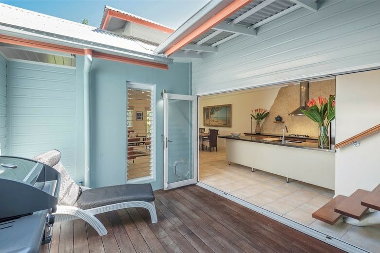 Villa Latitude 16 On Grant St