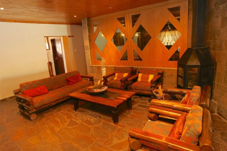 Stoney's Country Hotel