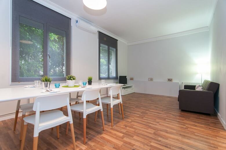 Apartamentos Bbarcelona Gaudi Avenue Flats