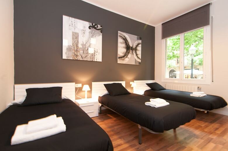 Apartamentos Bbarcelona Gaudi Avenue Flats