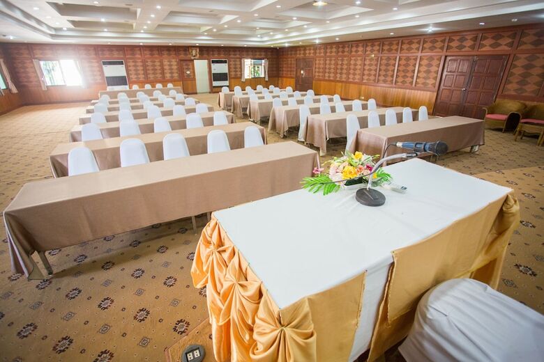 Hotel Rice Farm Villa Suratthani