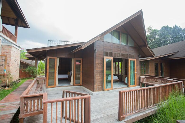Hotel Rice Farm Villa Suratthani