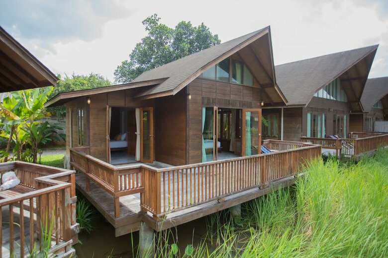 Hotel Rice Farm Villa Suratthani