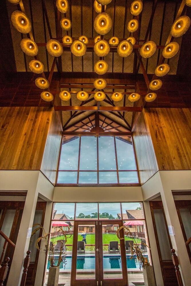 Hotel Rice Farm Villa Suratthani