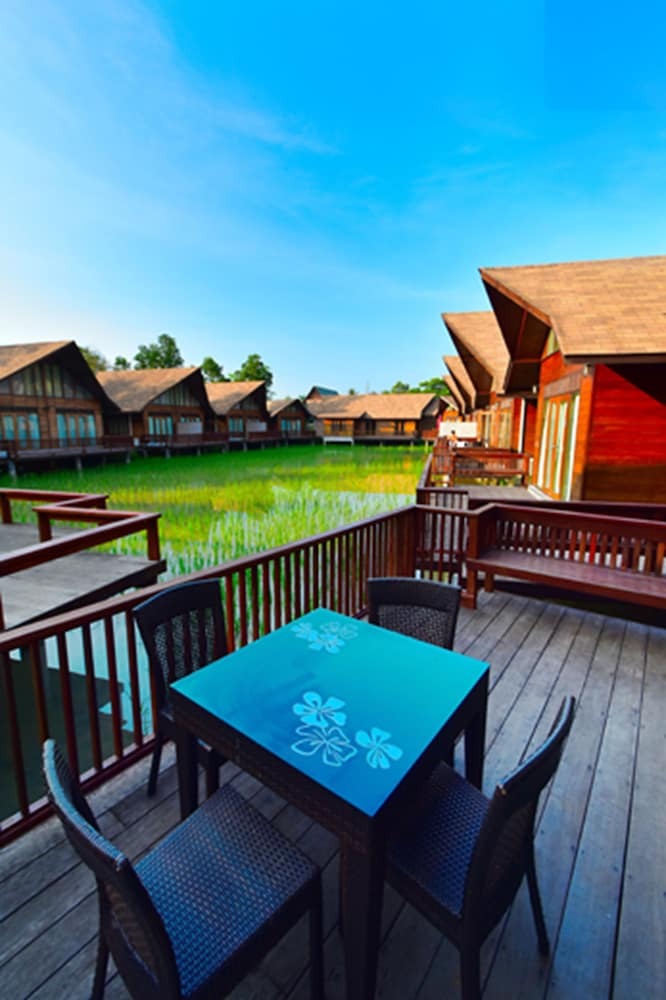 Hotel Rice Farm Villa Suratthani