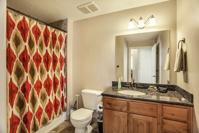 Downtown Condo By The Convention Center