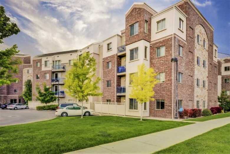 Downtown Condo By The Convention Center