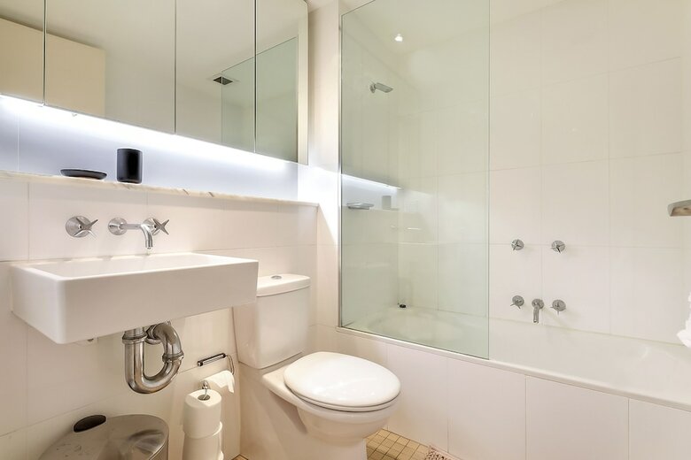 Sophisticated Apartment Near Beachfront