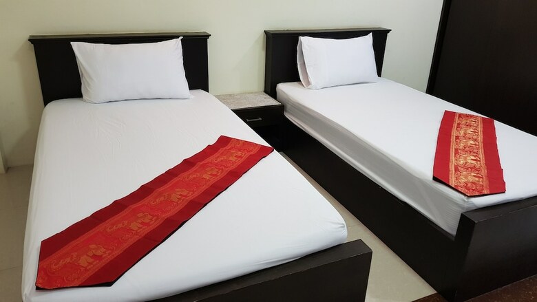 Hotel Choktipparat Place
