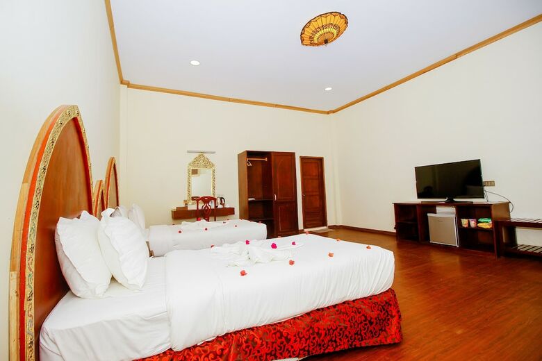 Hotel Royal Emerald River View Resort