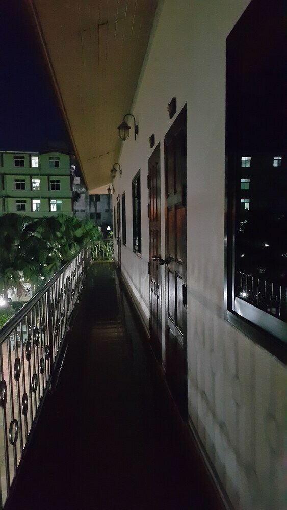 Hotel Sadudee Mansion