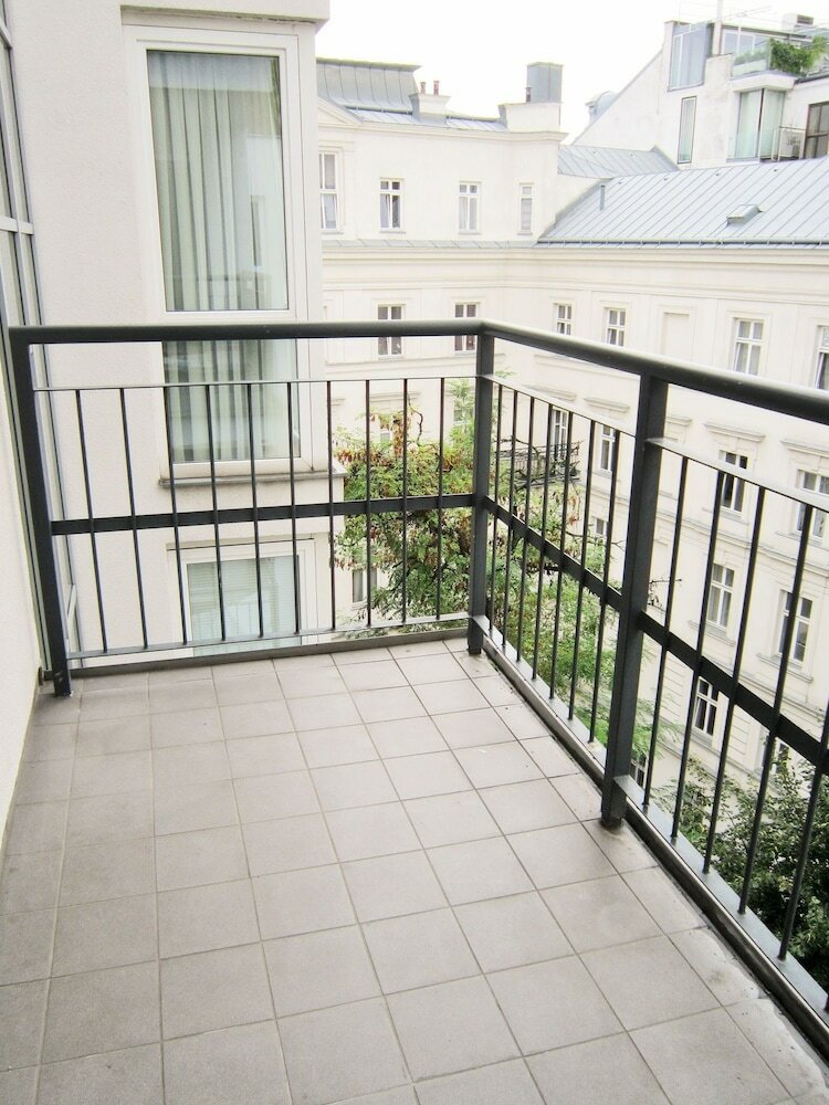 Hotel Kh Apartments