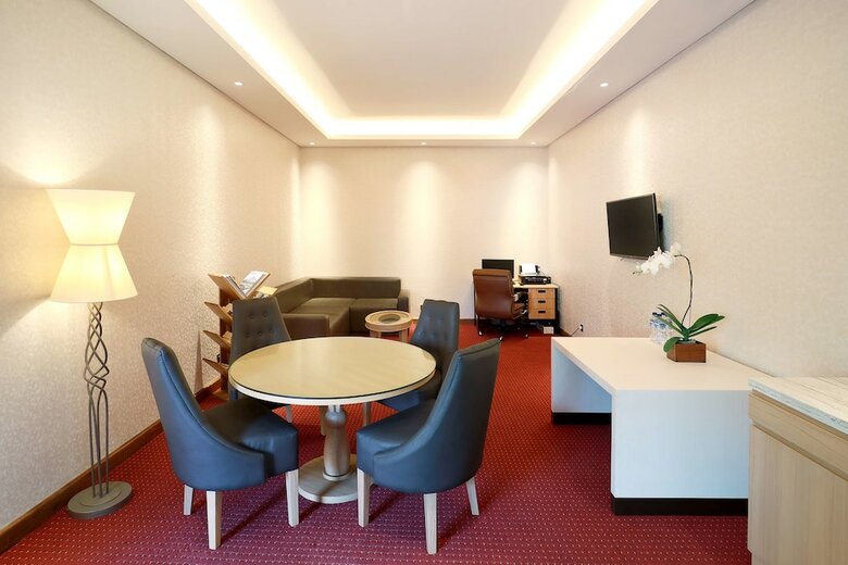 Hotel Seres Springs Resort & Spa Singakerta