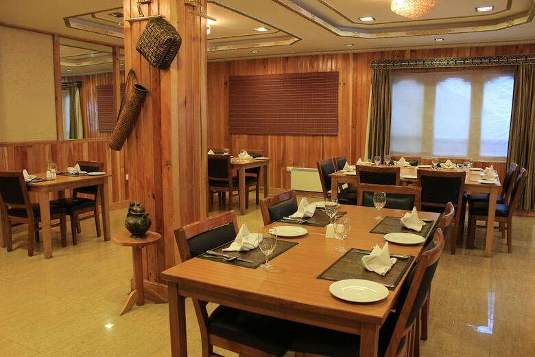 Himalayan Tashi Phuntshok Hotel, Paro