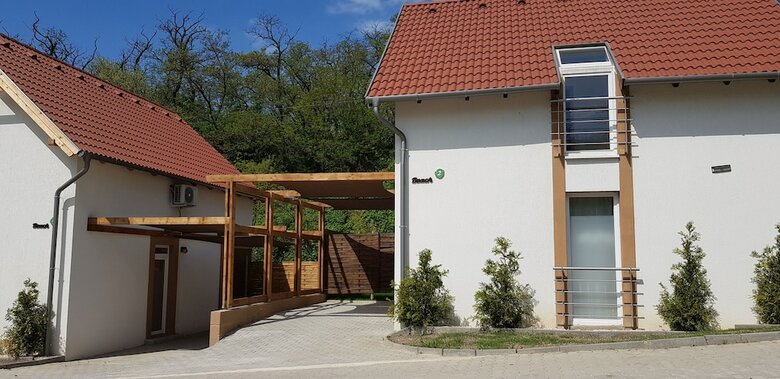 Kenese-v�lgye Villahotel