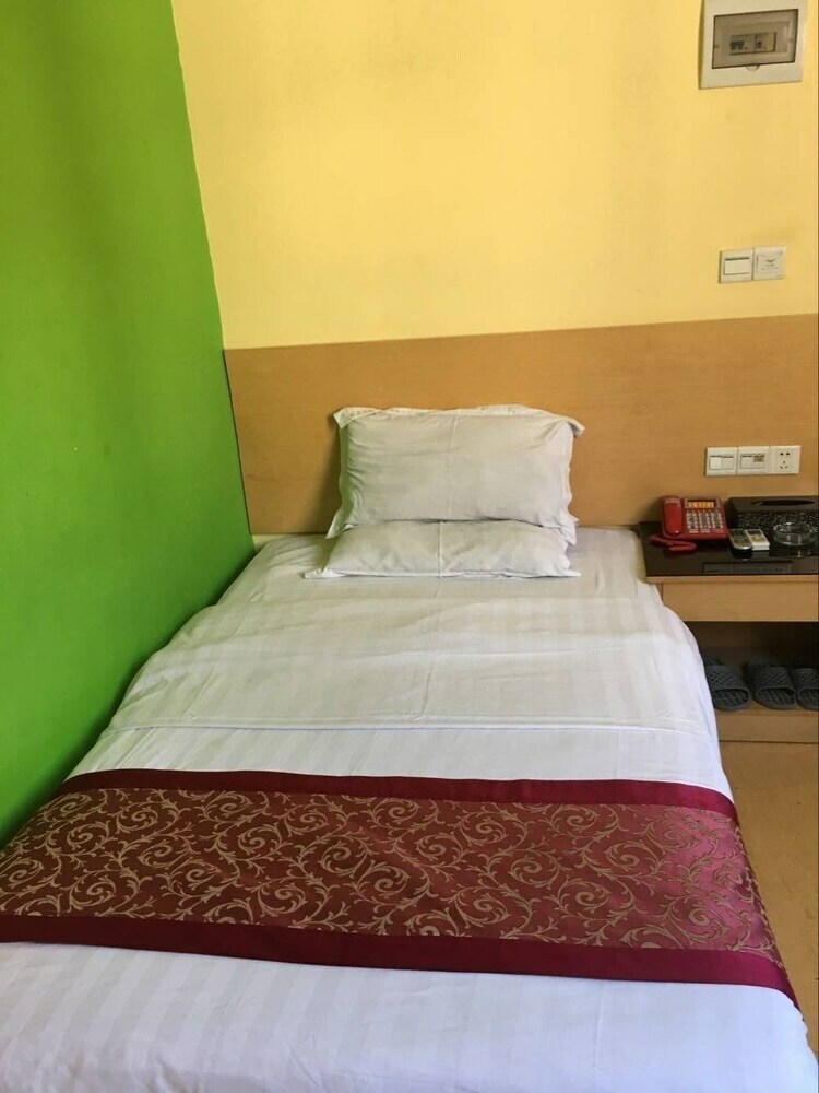 Victory Hotel