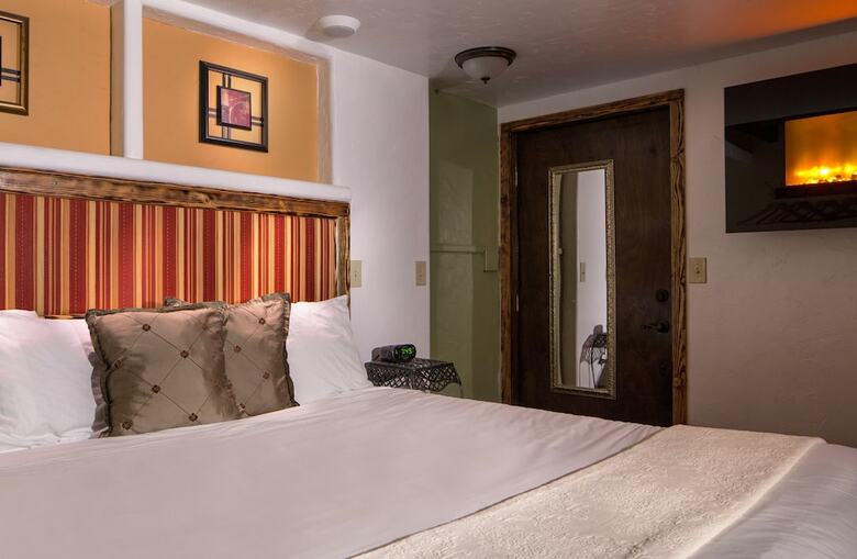 Hotel Kilauea Hospitality Group