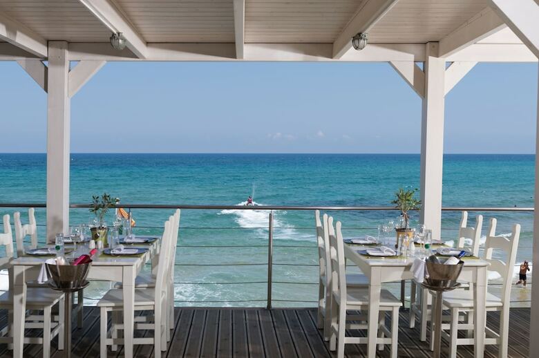 Hotel Ikaros Beach Resort & Spa