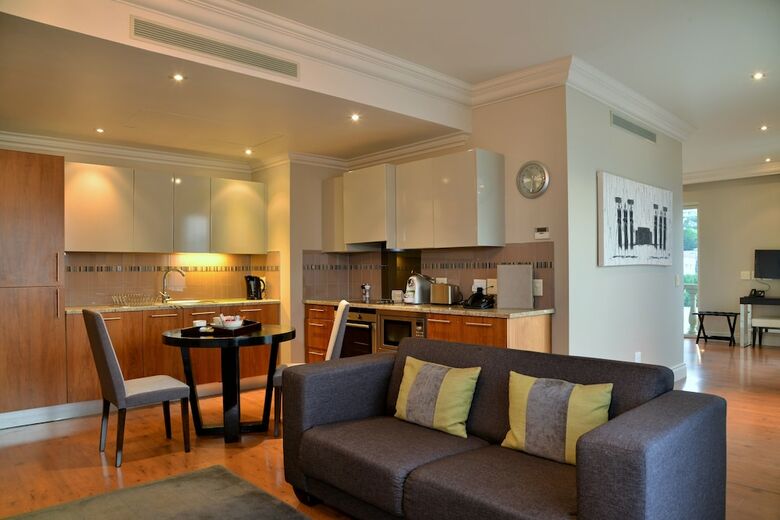 Hotel Cape Royale Luxury Suites