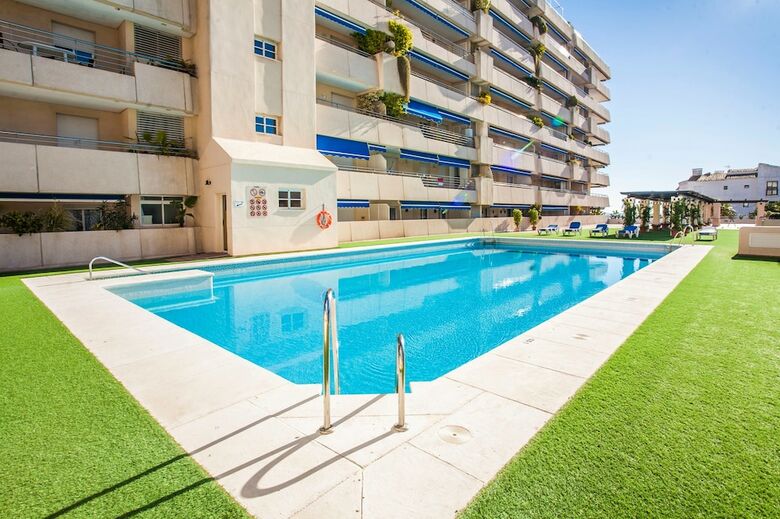 Apartamentos Marina De Banus Sea Views