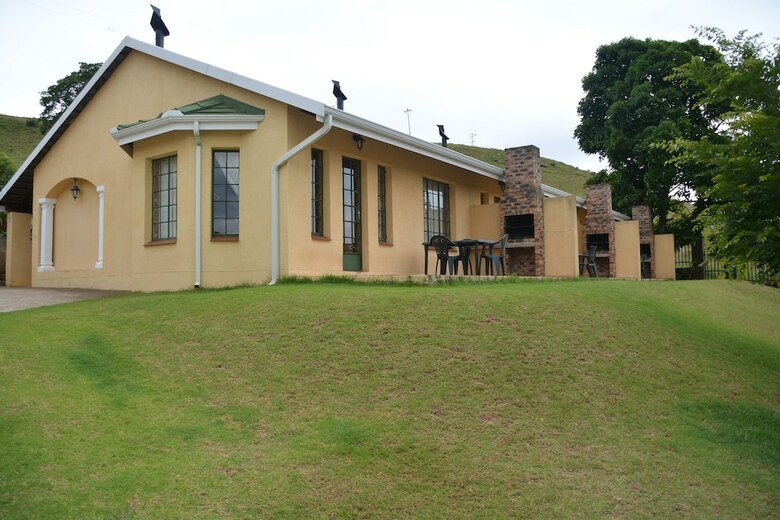 Posada Thaba Tsweni Lodge And Safaris