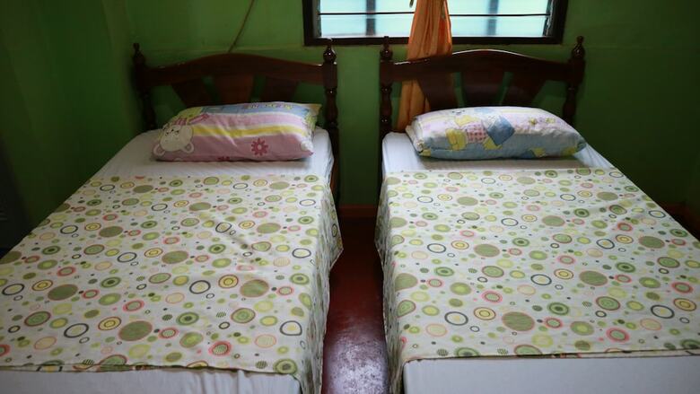 Hostal Dhayne Bed And Breakfast - Hostel