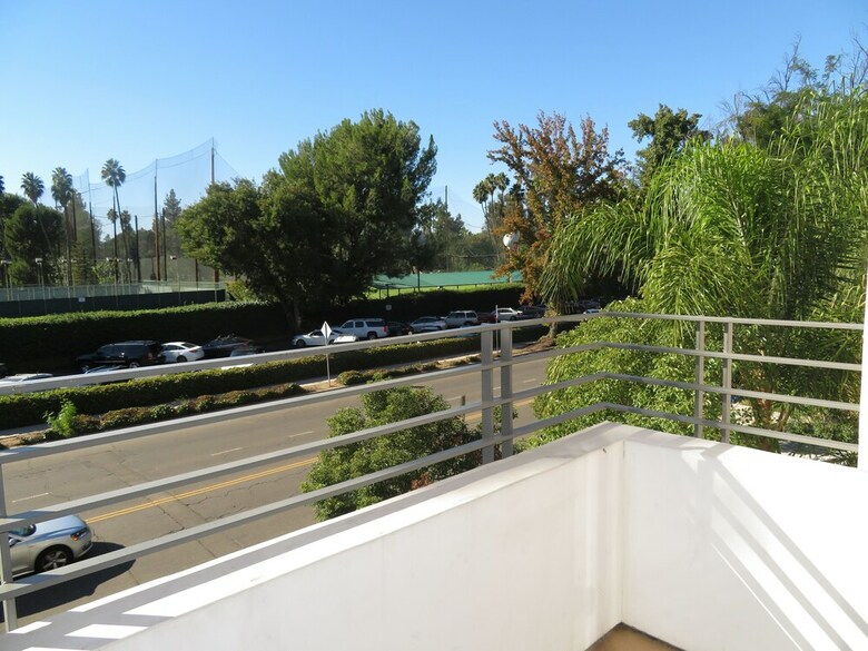 Apartamento 2 Bed / 2 Bath In Studio City