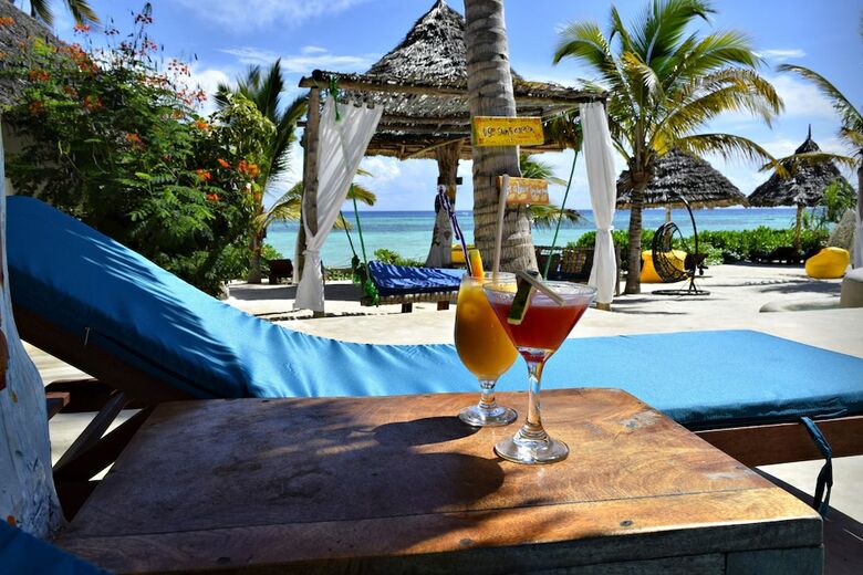 Hotel Aya Beach Bungalows