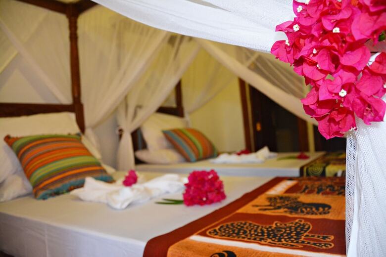 Hotel Aya Beach Bungalows