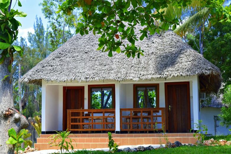 Hotel Aya Beach Bungalows