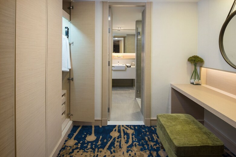 Hotel Solitaire Bangkok Sukhumvit 11