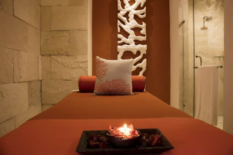 Hotel Crown Paradise Club