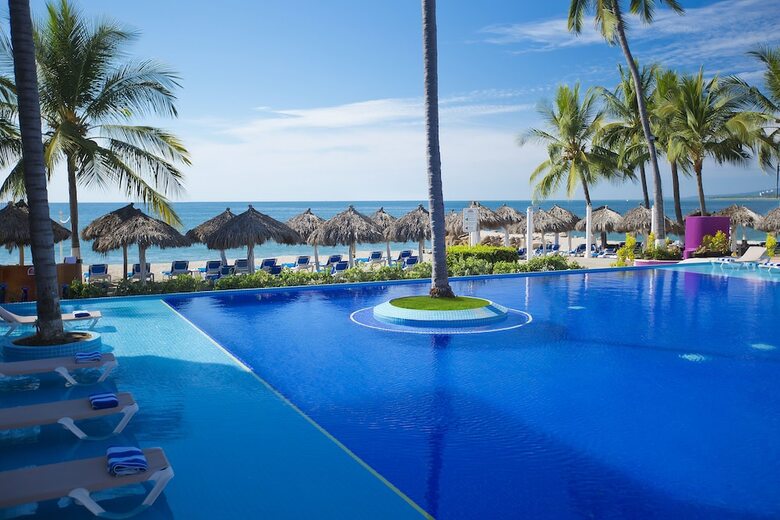 Hotel Crown Paradise Club