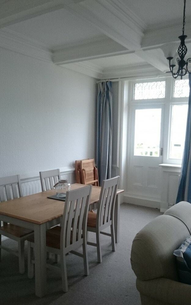 White Lodge Apartments