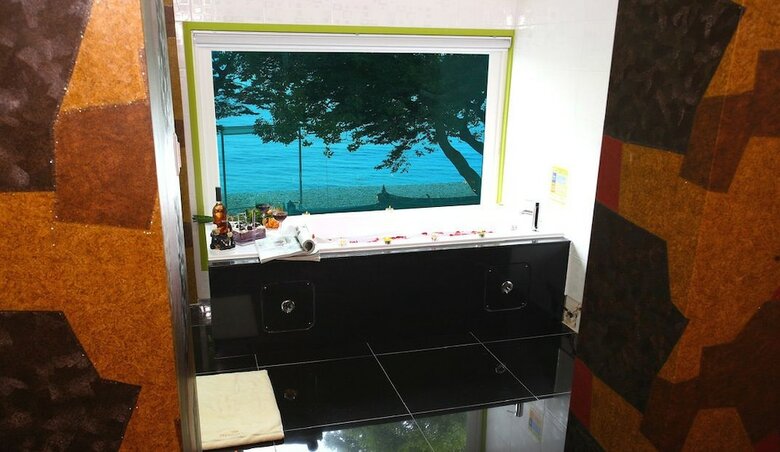 Pinky Marine Pension