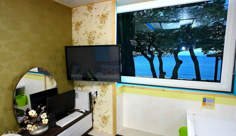 Pinky Marine Pension