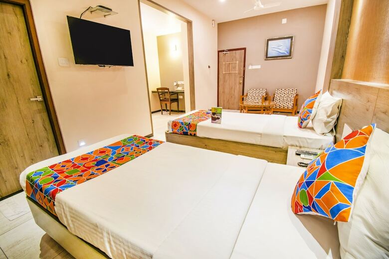 Fabhotel Thaai Railway Station