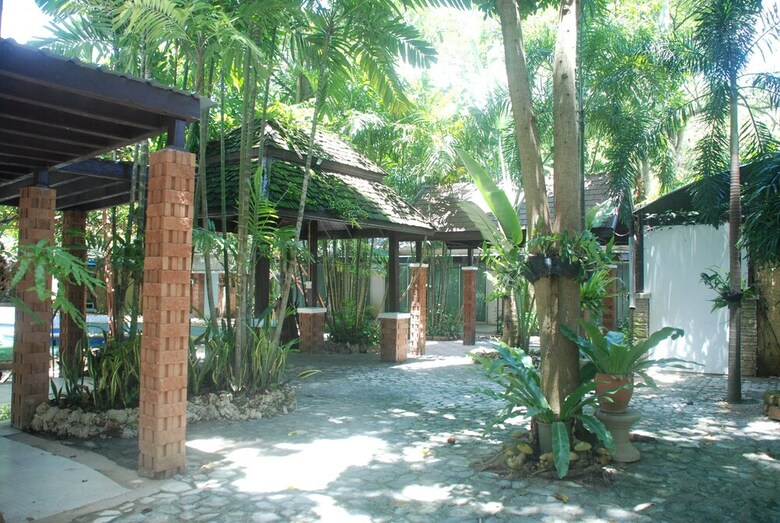 Hotel Muaklek Holiday