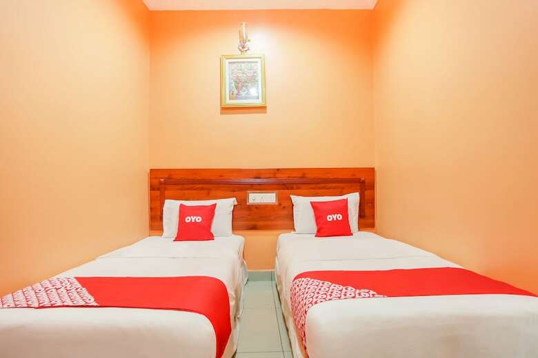 Oyo 89470 My Town Hotel