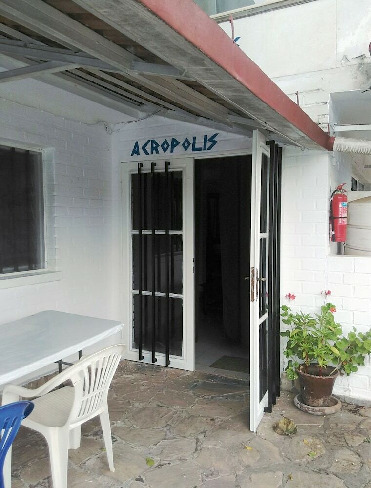 Hotel Hellenic And Greek Taverna