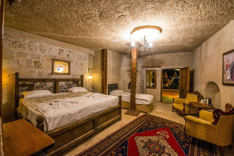 Charming Cave Hotel